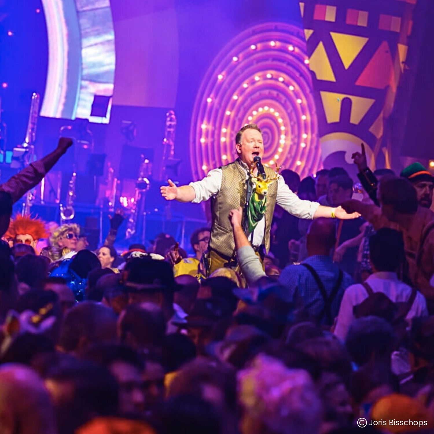 KRYNER PARTY mit Ronald live op Oktoberfest — vol publiek in de feesttent